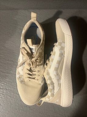 NWOB Vans Ultra Range